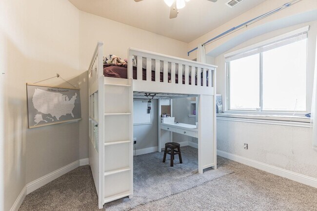 Building Photo - 14800 Belclaire Ave