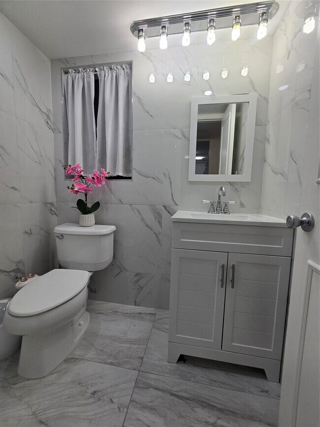 Building Photo - 3400 Blue Lake Dr