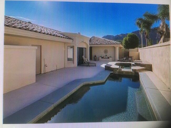 side patio, pool & spa - 54865 Inverness Way