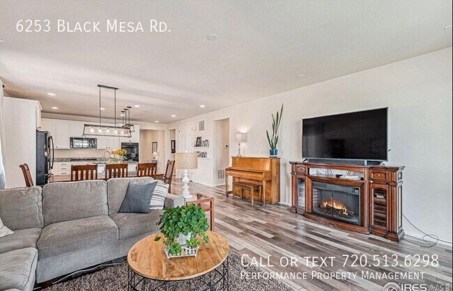 Building Photo - 6253 Black Mesa Rd