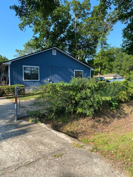Building Photo - 3501 Sunnyside Dr