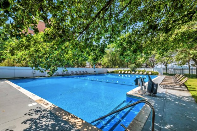 Building Photo - 65 North Point Dr