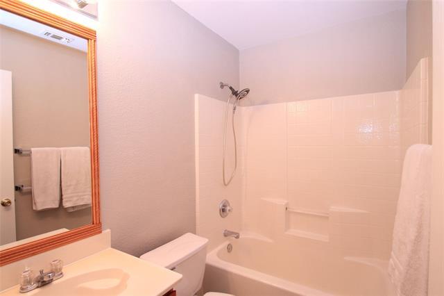 Building Photo - 824 Dixon Ln