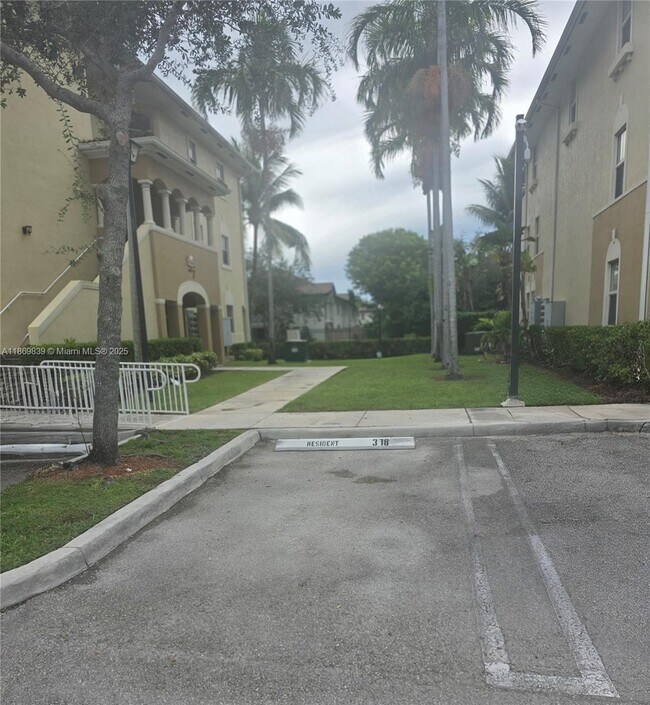 Building Photo - 10885 NW 89th Terrace