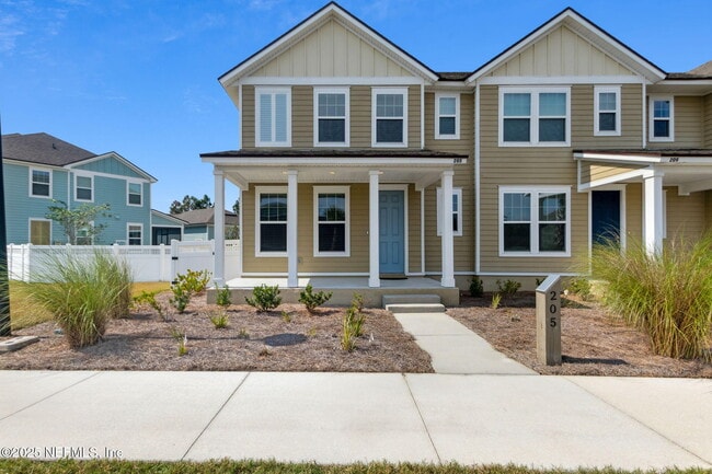 Primary Photo - 205 Daydream Ave
