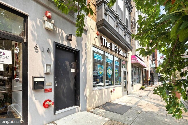 Building Photo - 616 S 4th St