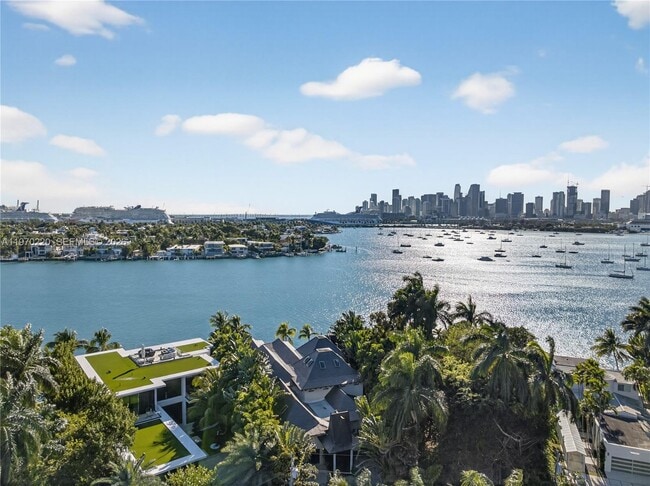 Building Photo - 14 W San Marino Dr