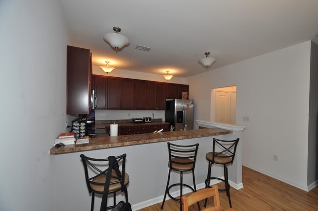 Building Photo - Kings Pointe at Western Branch