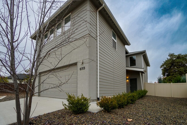 Building Photo - 6113 N Colosseum Ave