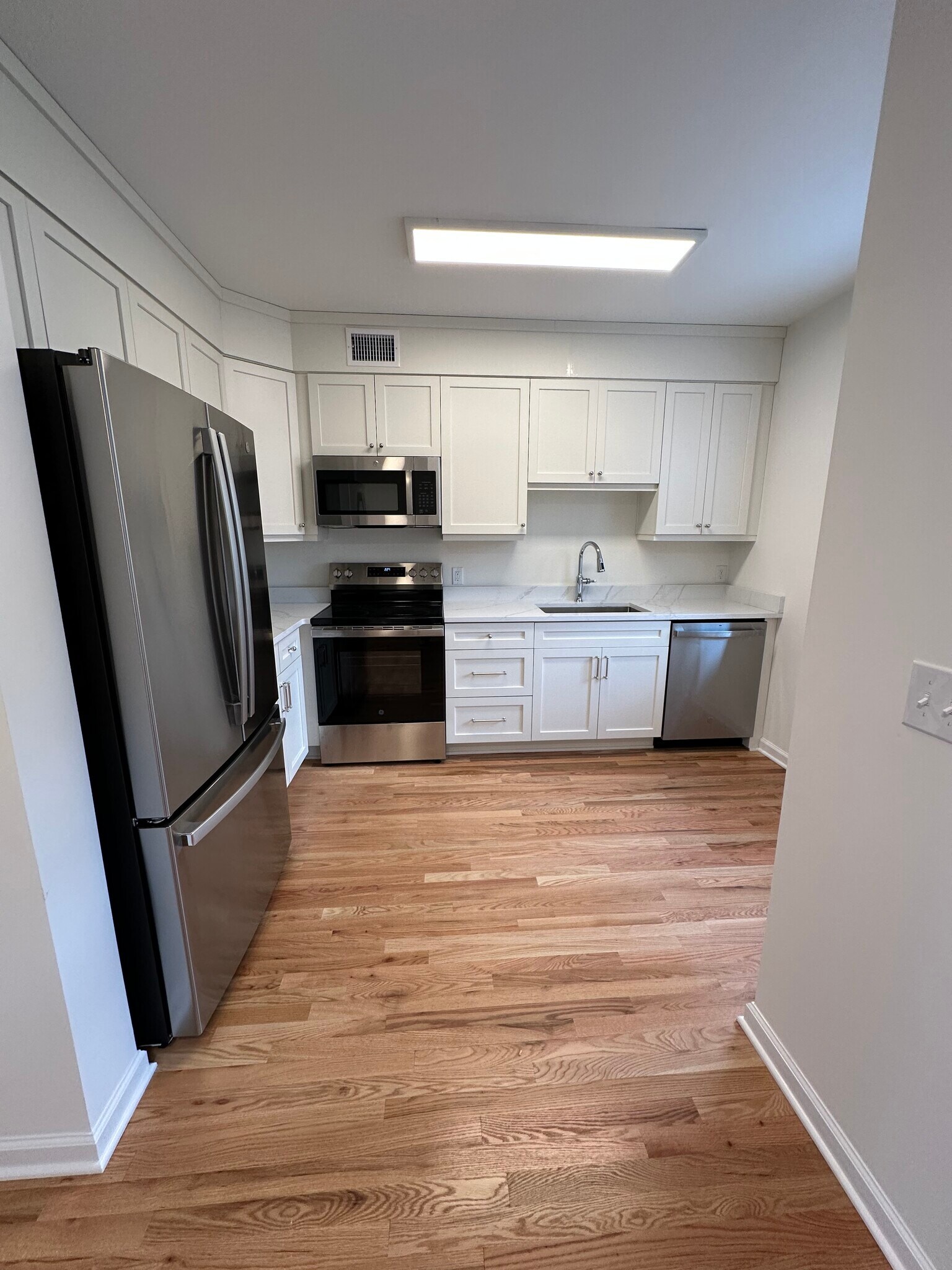 Building Photo - 664 Windermere Blvd