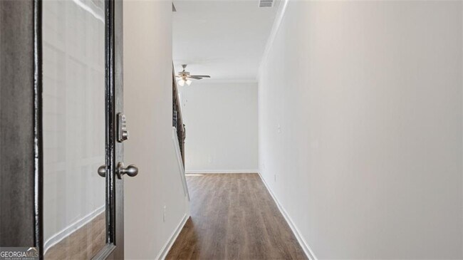 Building Photo - 1404 Gray Br Dr