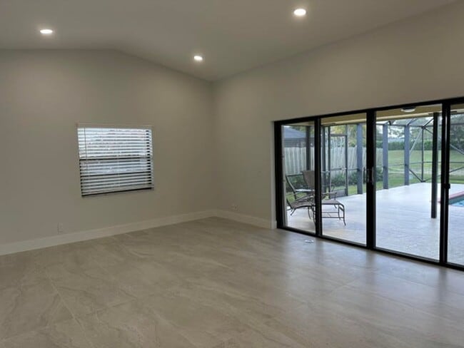 Building Photo - 11600 Island Lakes Ln