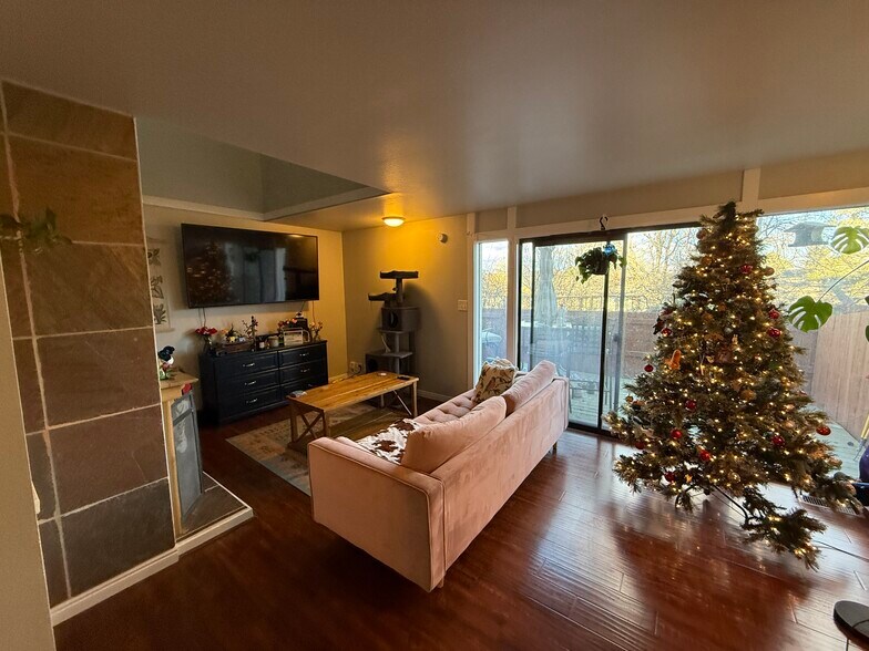 Building Photo - 4169 S Village Ln