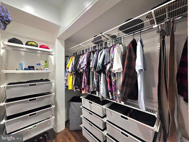 Building Photo - 2700 Dartmouth Rd