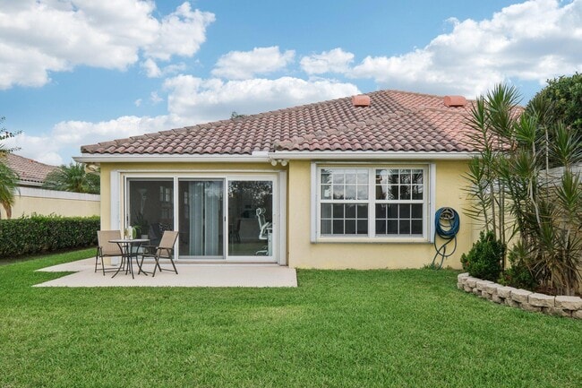 Building Photo - 10853 SW Elsinore Dr