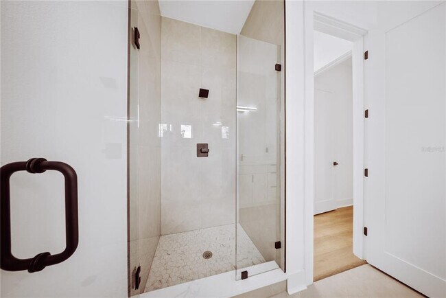 Building Photo - 156 Caladium Ave