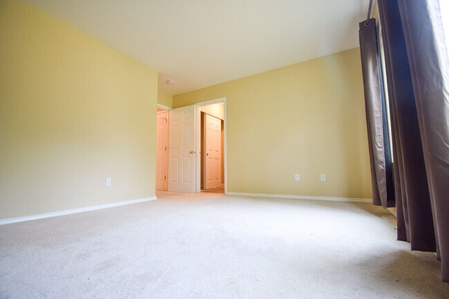 Building Photo - NEW LOWERED RENT!  Wow! Beautiful 4 Bedroo...