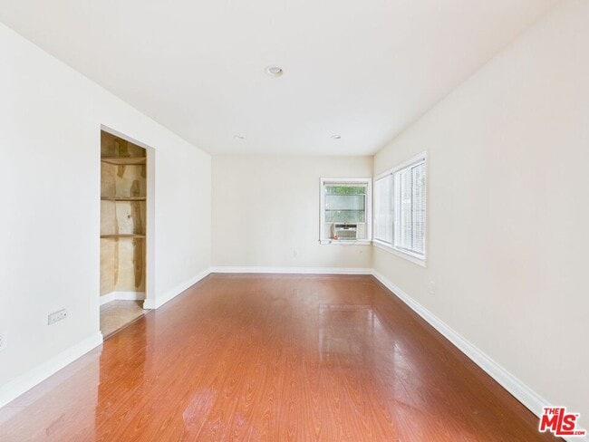 Building Photo - 1964 N Gower St