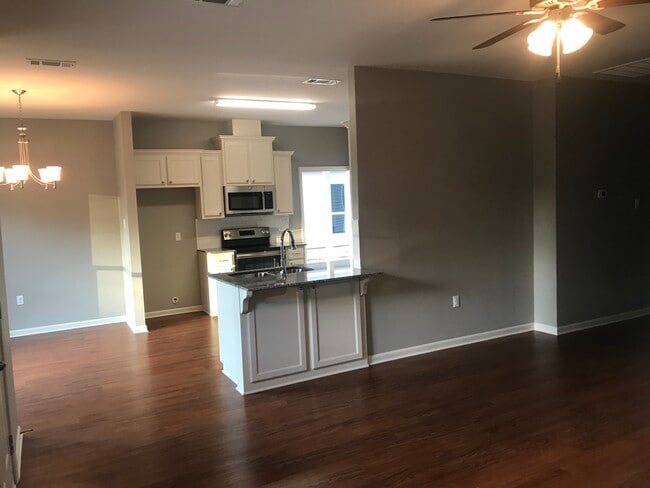 Building Photo - 36034 Cheray Dr