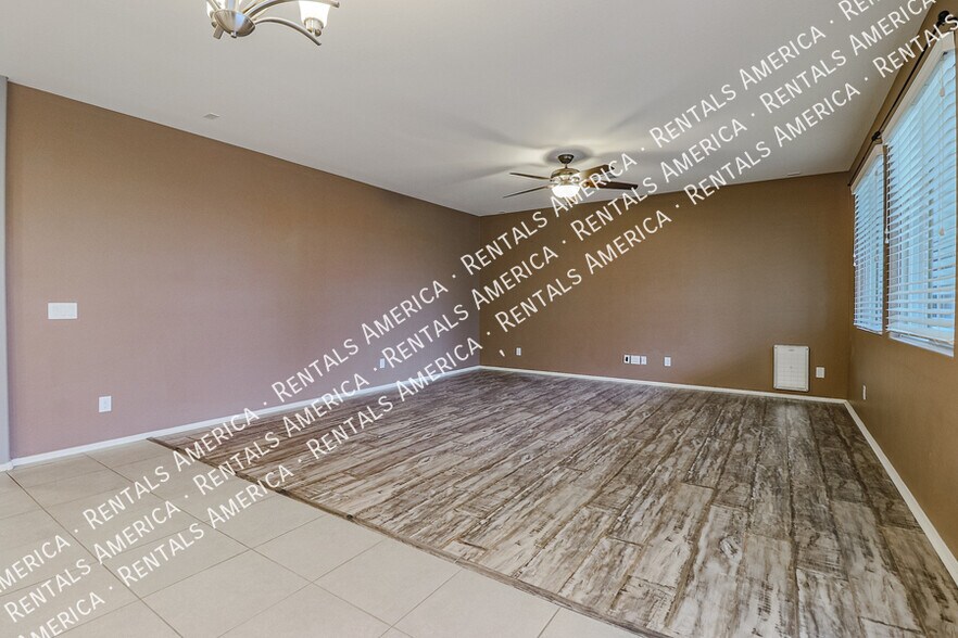 Building Photo - 12114 W Rowel Rd