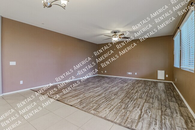 Building Photo - 12114 W Rowel Rd