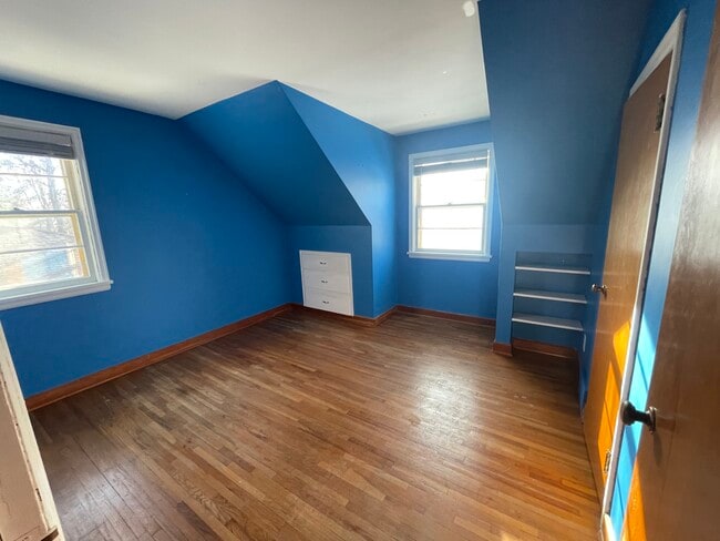 Building Photo - 505 1st St NE