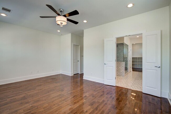 Building Photo - 1721 Thompson St