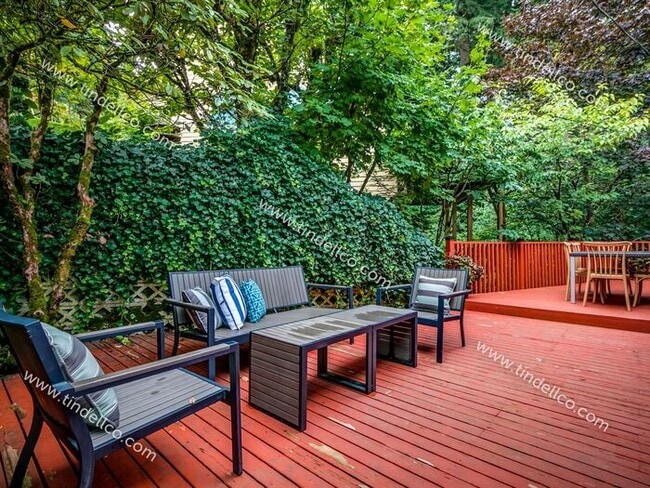 Building Photo - Spacious Mid-Century Modern Home in Counci...