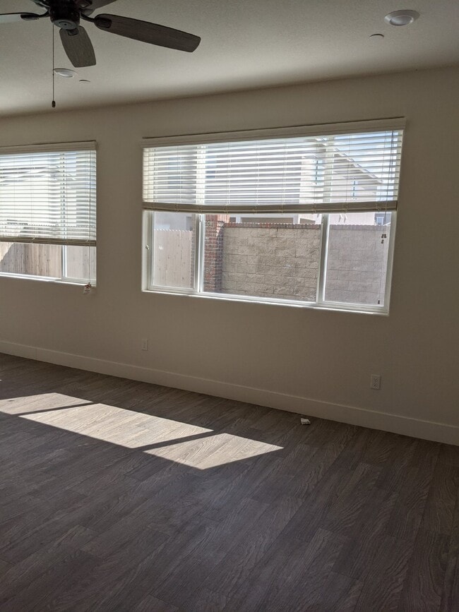 Building Photo - 2312 Vaca Way