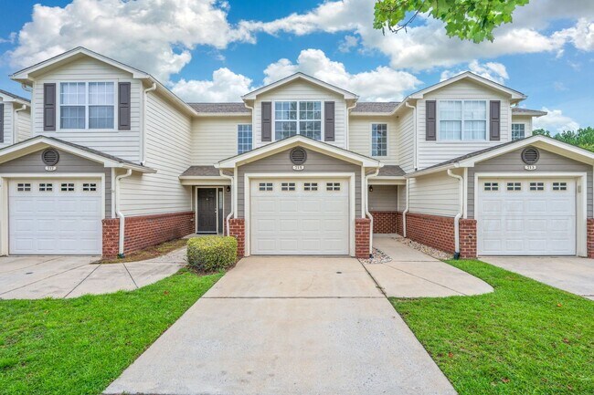 Building Photo - 2 Bedroom Townhouse in Crestview!