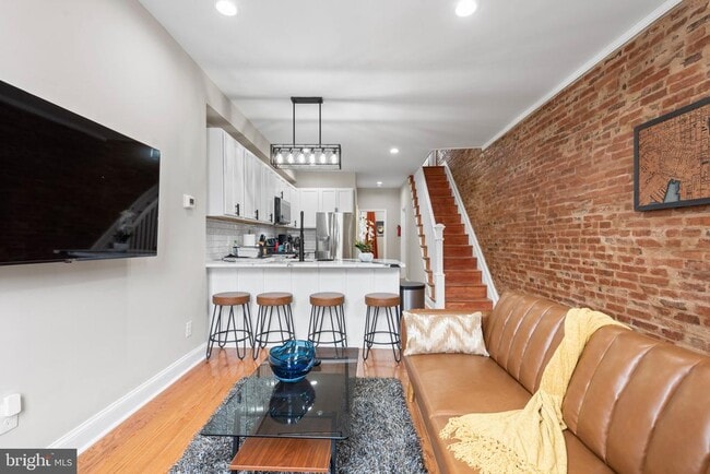 Building Photo - 2235 E Chase St