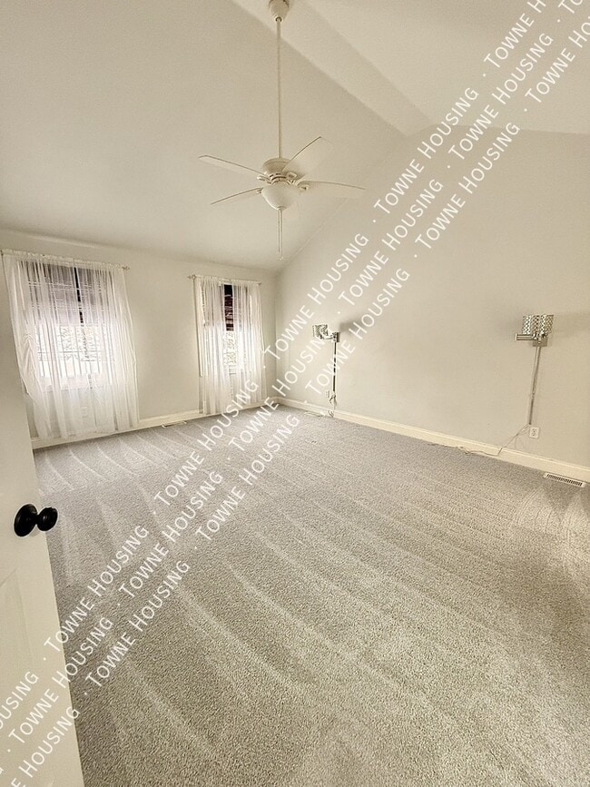 Building Photo - 13573 Schang Rd