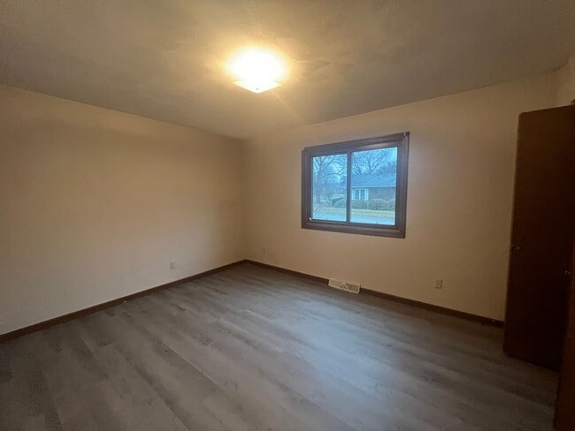 Building Photo - Coming soon! West End rental!