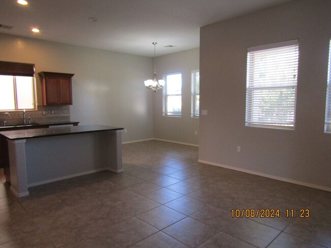 Building Photo - ** Move In Special $1,000.00 off first mon...