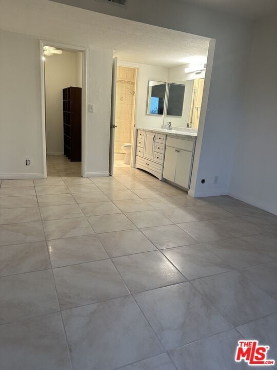 Building Photo - 22100 Burbank Blvd