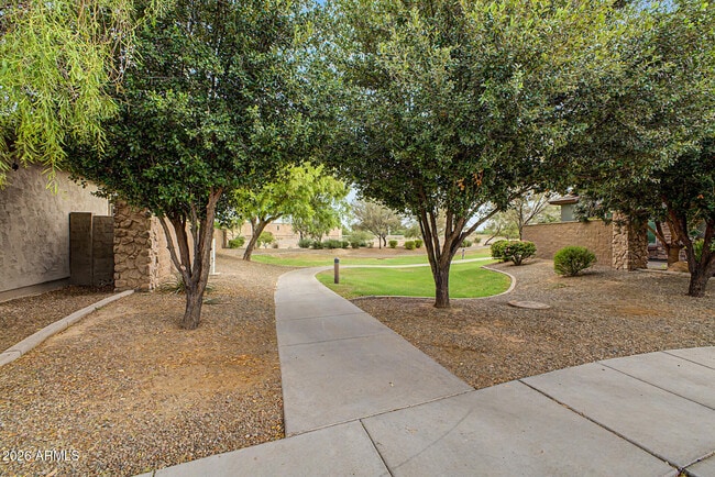 Building Photo - 3432 E Strawberry Dr