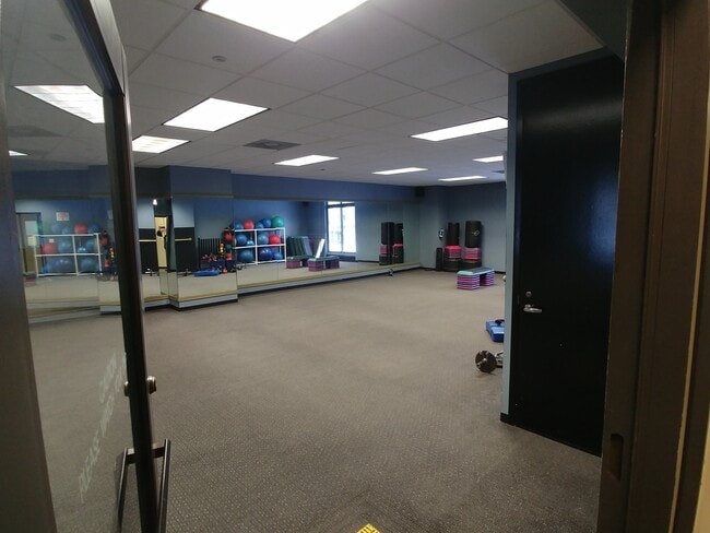 Building Photo - 10 E Ontario St