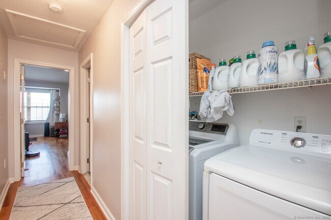 Building Photo - 39 Coram Rd