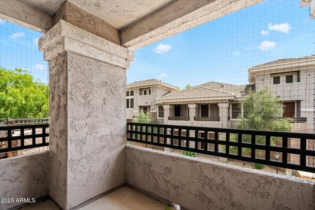 Building Photo - 15221 N Clubgate Dr