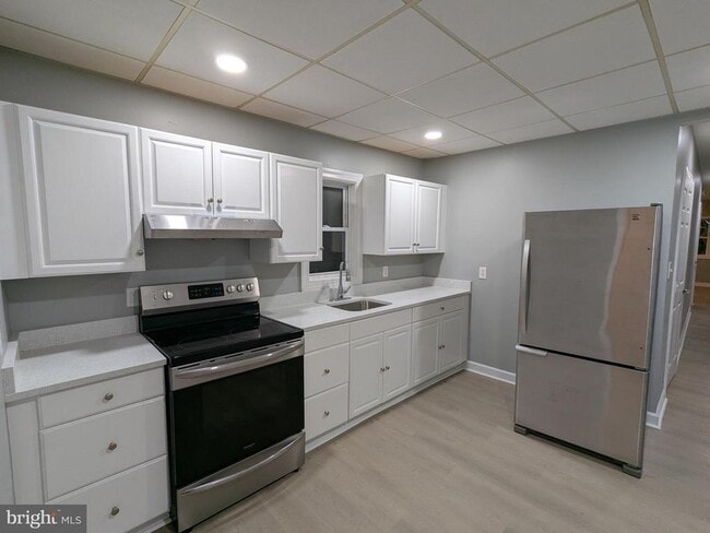 Building Photo - 523 E Patapsco Ave