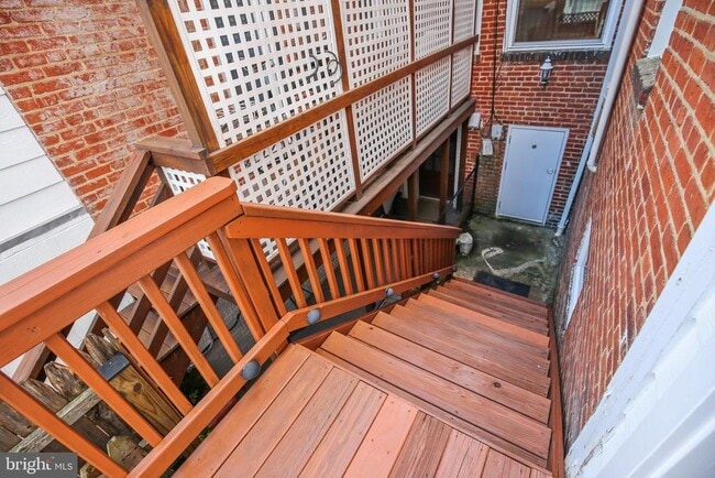 Building Photo - 119 N Peyton St