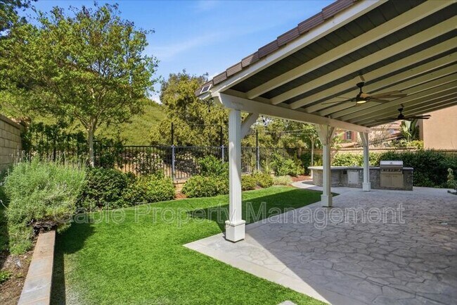 Building Photo - 24313 La Montura Dr