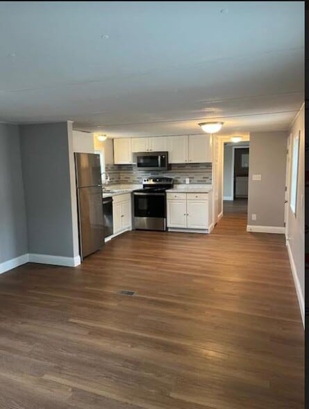 Eat-in Kitchen - 6016 Cedar Glen Dr