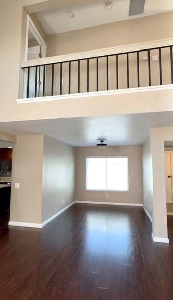 Building Photo - 2126 Shoreview Pl
