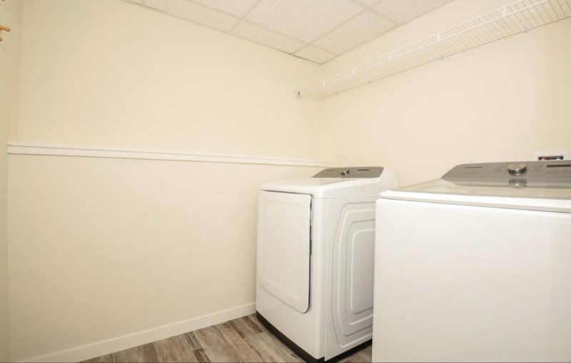 Building Photo - 1600 East 69th St N