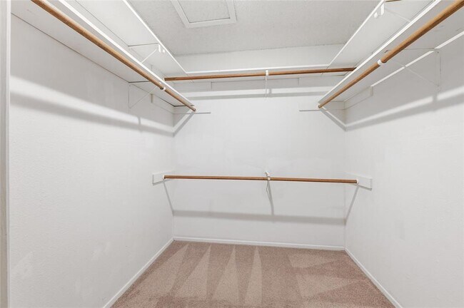 Building Photo - 8506 Mesa Dr