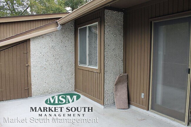 Building Photo - 70 Bull River Bluff Dr