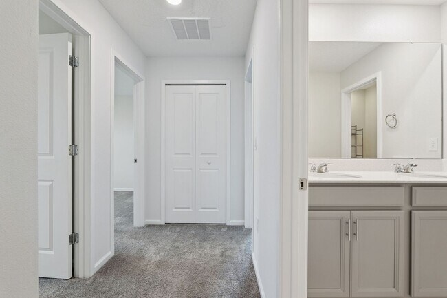Building Photo - Spacious and Modern 5 Bedroom Home in Gated Arden Park North