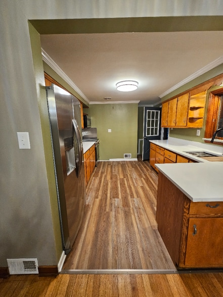 Building Photo - 1221 Methyl St