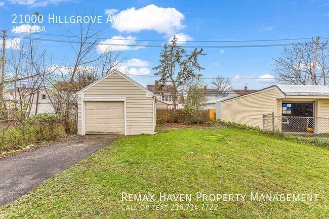 Building Photo - 21000 Hillgrove, Maple Hts - Gorgeous 3 be...